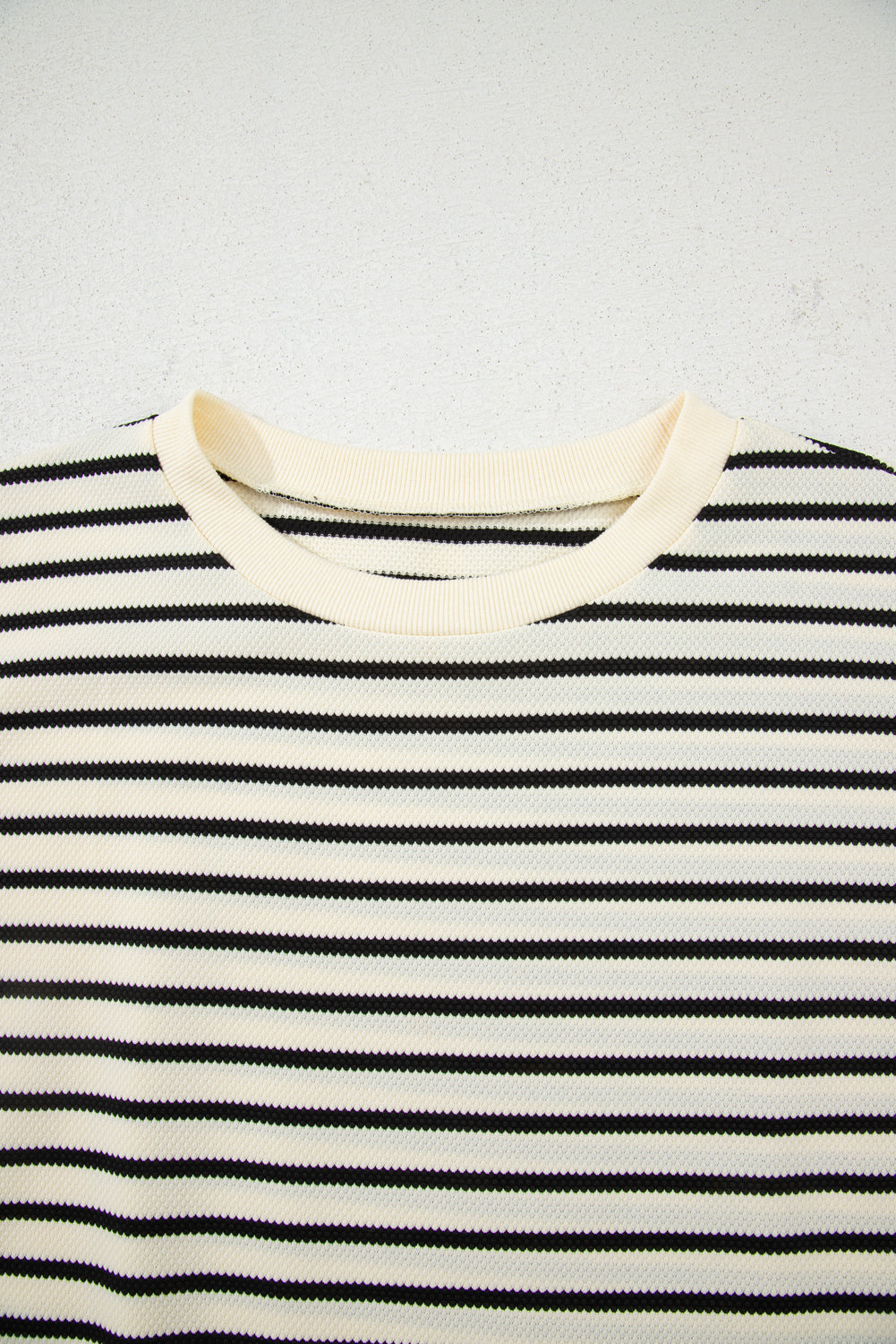 Plus Size Stripe Scallop Trim Short Sleeve Top