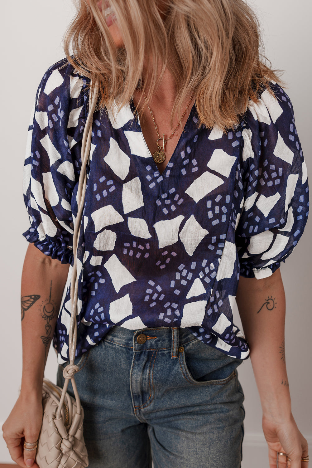 Abstract Frilled Puff Sleeve Blouse