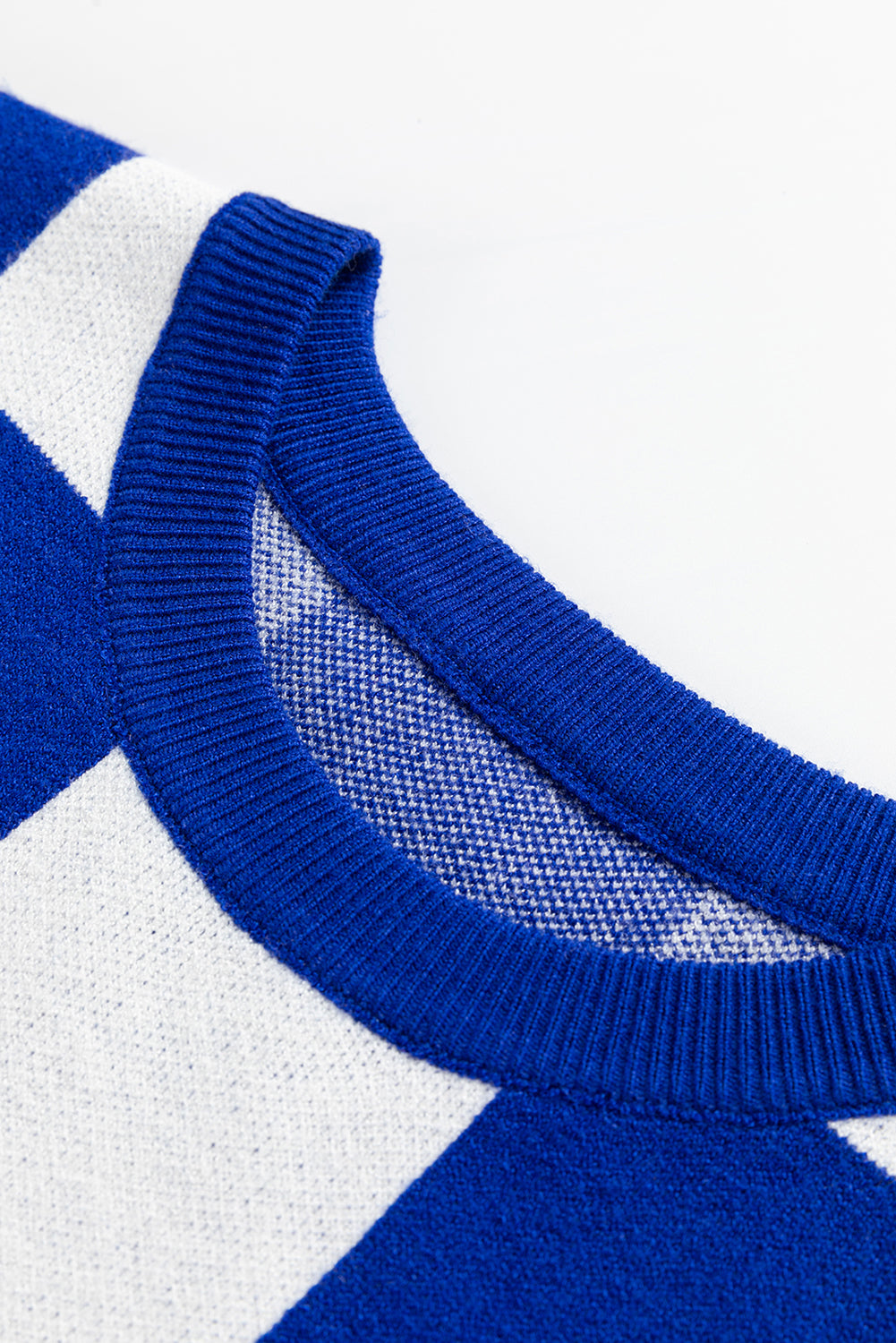 Checker Round Neck Sleeveless Sweater