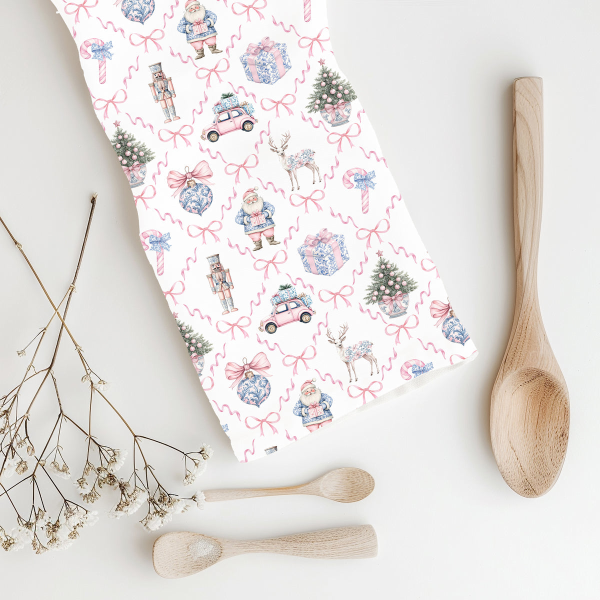 Festive kitchen accessories gift
Holiday dish towels present ideas:
Gia Roma Christmas kitchen towels
Small business holiday kitchen towels