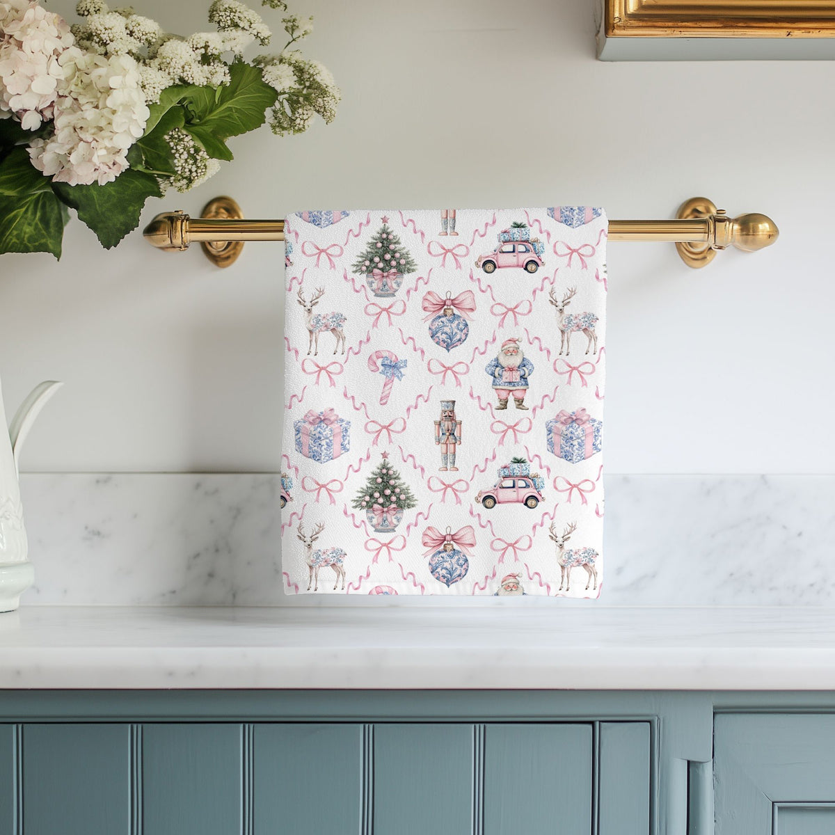 Classy holiday kitchen accessories
Refined Christmas kitchen towels
Christmas kitchen towels gift idea