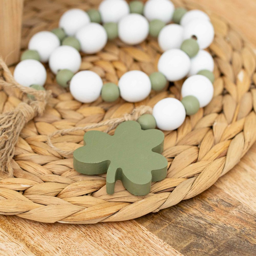 24x1 wood bead garland (SHAMROCK) white/green