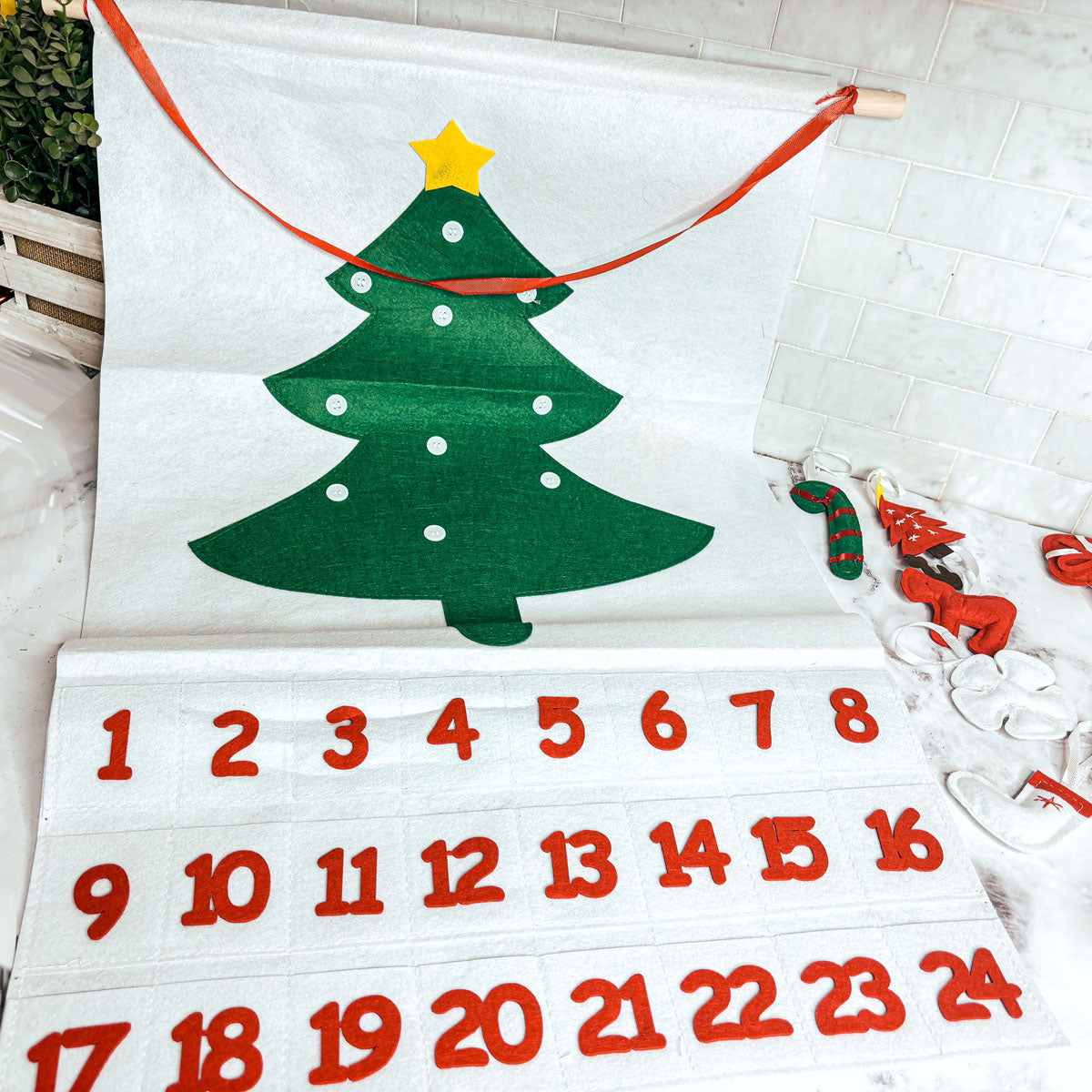 Handmade ornaments fabric
Felt advent calendar for toddlers
Felt advent calendar with pockets