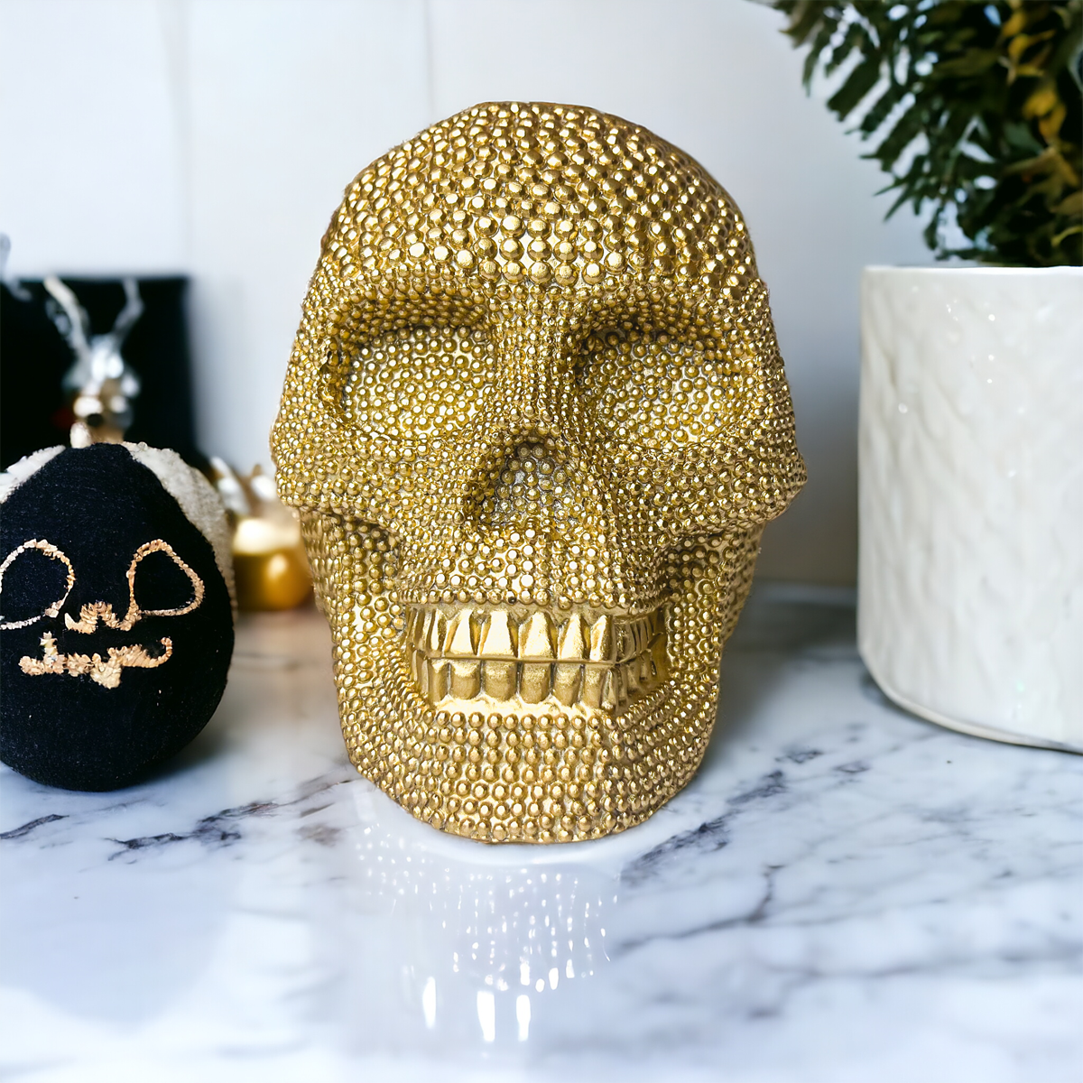 Skull Halloween Figurine in Silver or Gold