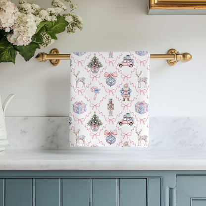 Classy holiday kitchen accessories
Refined Christmas kitchen towels
Christmas kitchen towels gift idea