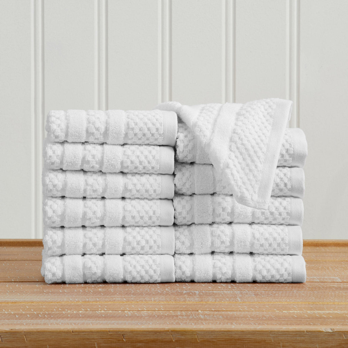 Giuliana Collection Checkered Jacquard Bath Towel Set