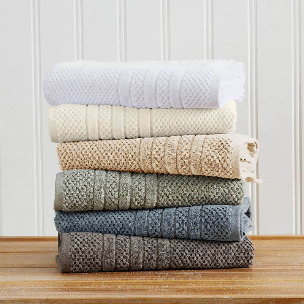 Giuliana Collection Checkered Jacquard Bath Towel Set