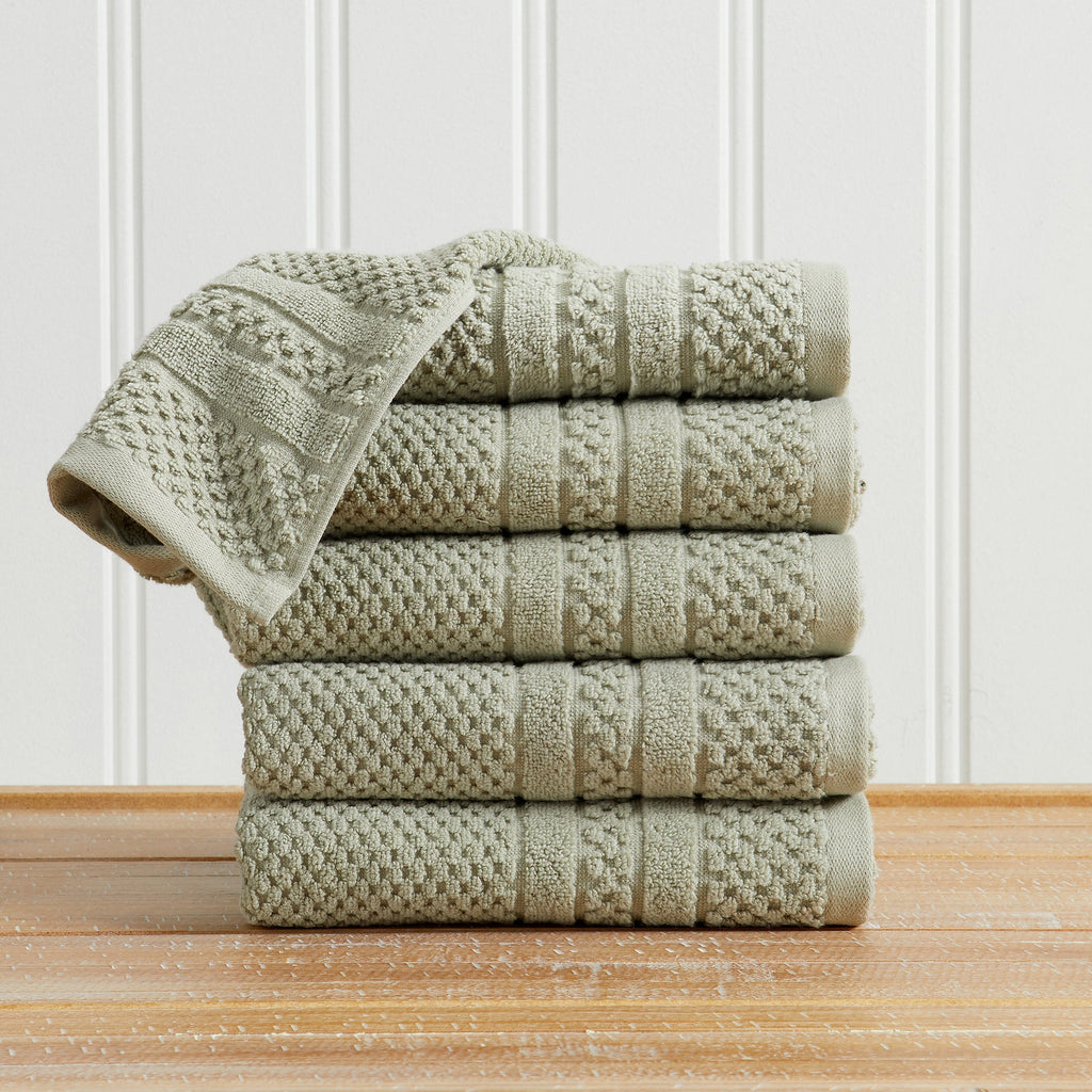 Giuliana Collection Checkered Jacquard Bath Towel Set