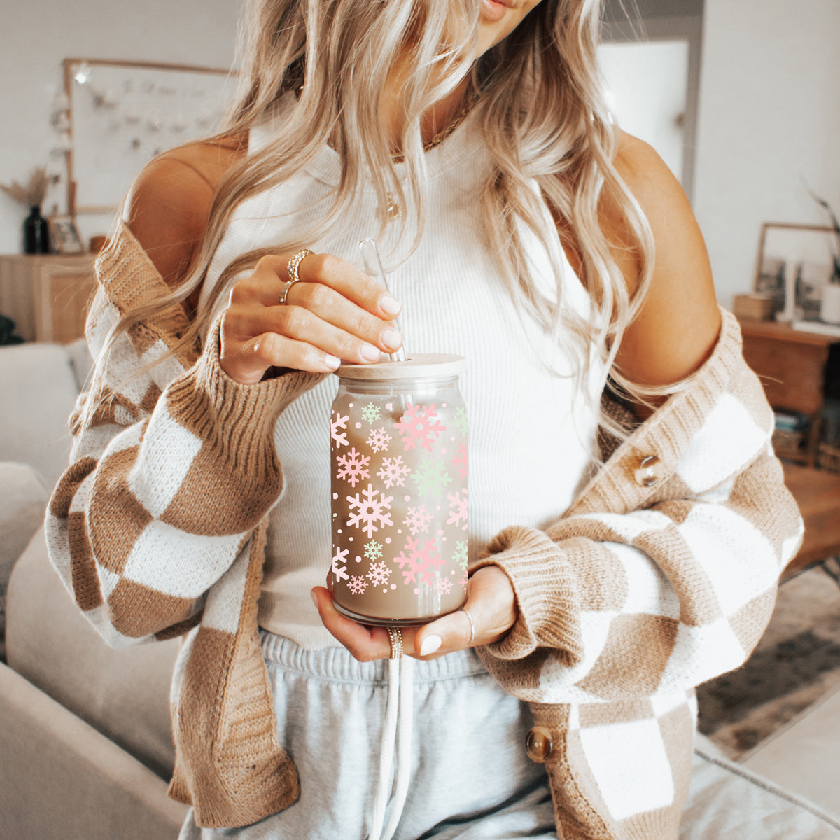 Pastel Snowflakes 17oz