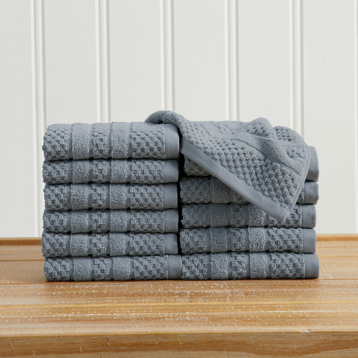 Giuliana Collection Checkered Jacquard Bath Towel Set